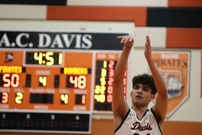 Davis' Cesar Hernandez shoots a free throw against Richland in Yakima on Friday, Dec. 29, 2023.